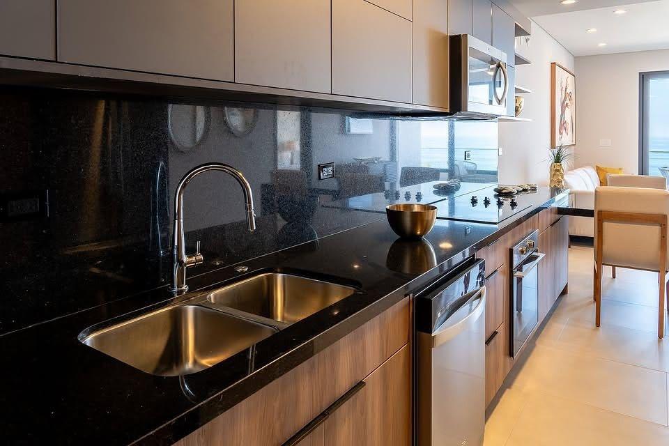 PLAZA DEL MAR MONTERREY TOWER APARMENT FOR RENT