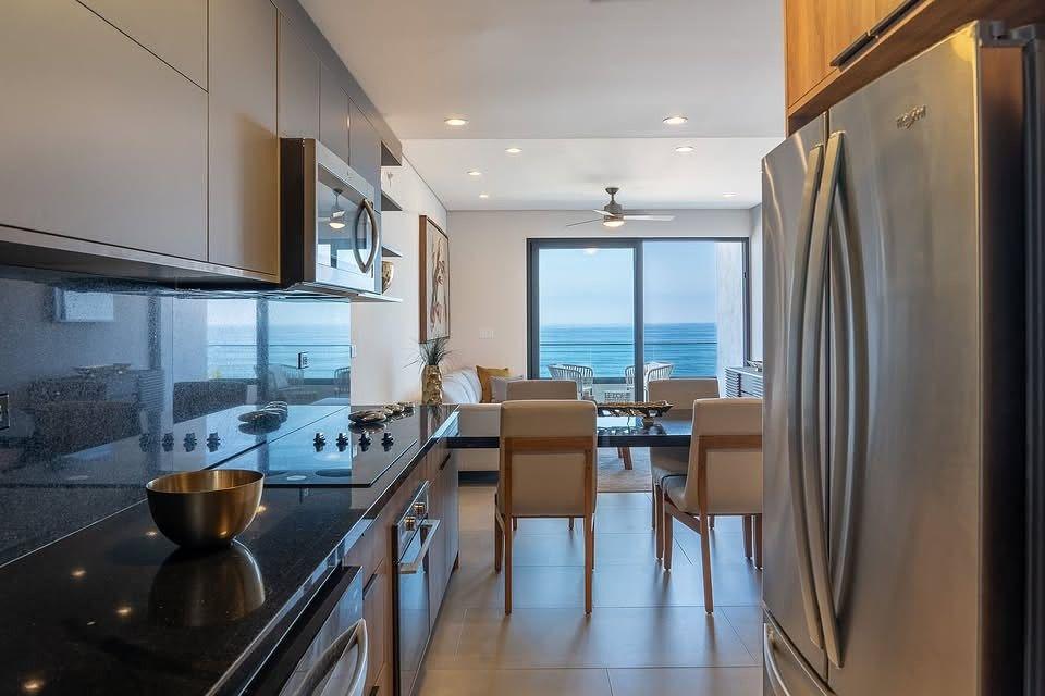 PLAZA DEL MAR MONTERREY TOWER APARMENT FOR RENT